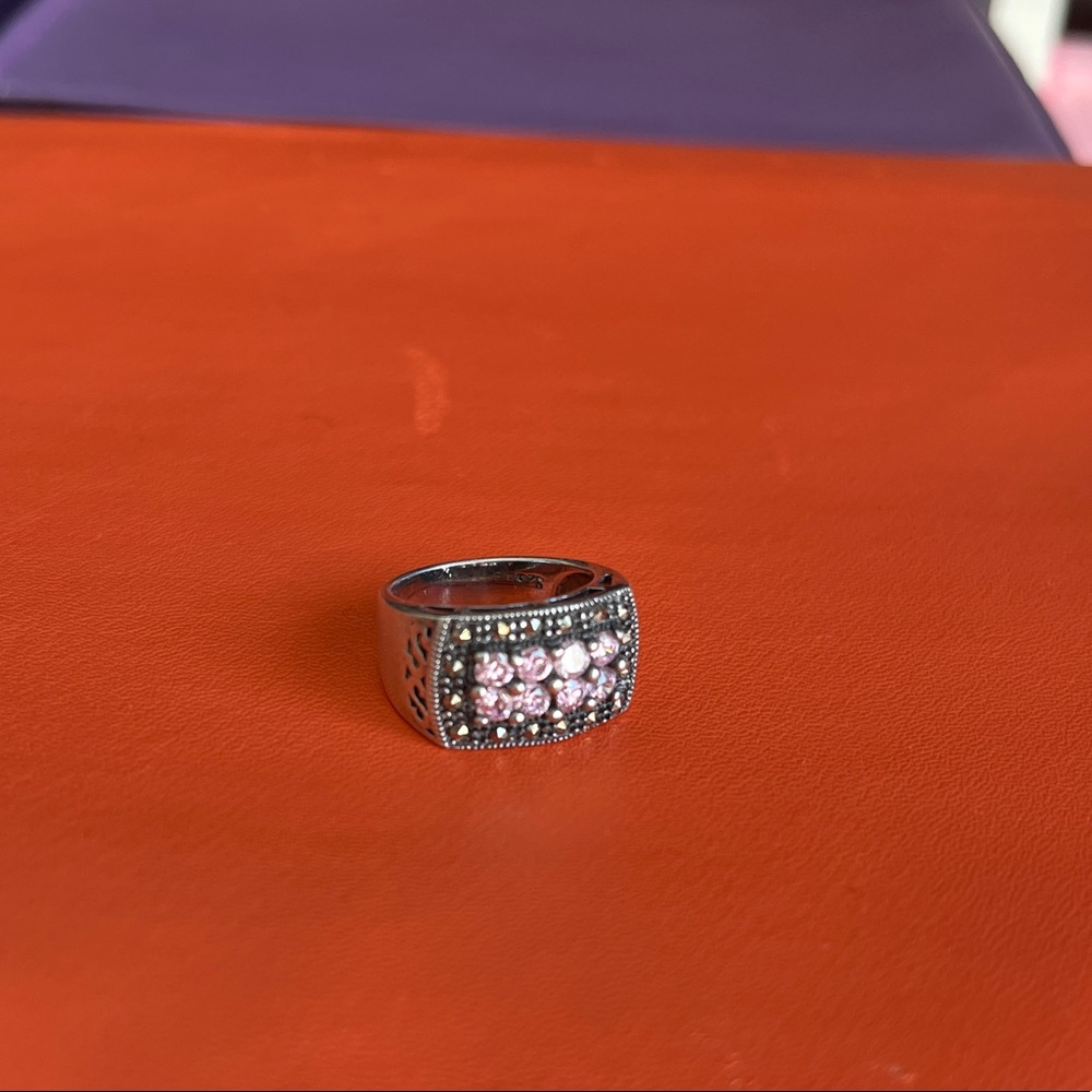 Vintage sterling silver ring with pink stones